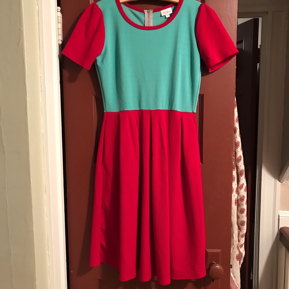 LuLaRoe - Small Amelia Dress